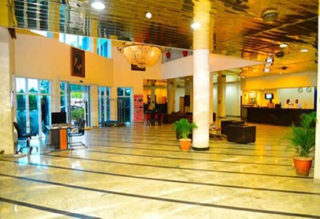 Golden Royale Hotel เอนูกู ภายนอก รูปภาพ