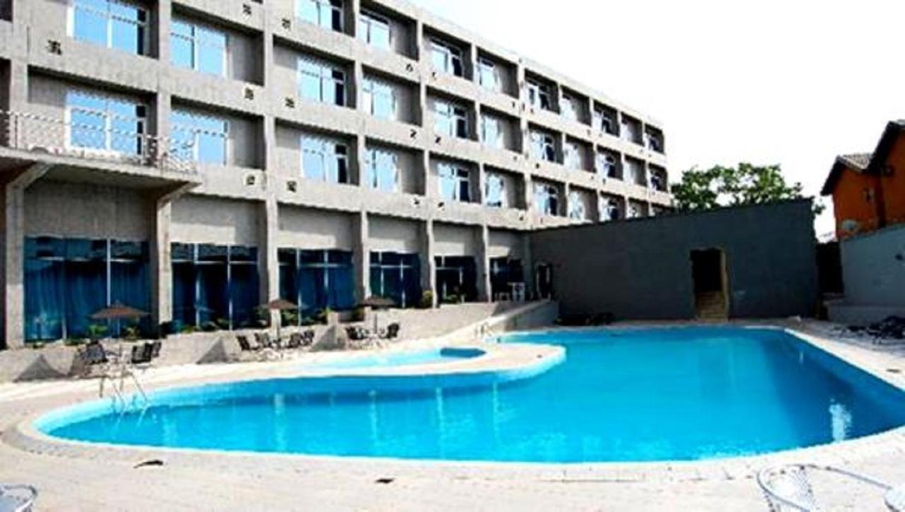 Golden Royale Hotel เอนูกู ภายนอก รูปภาพ