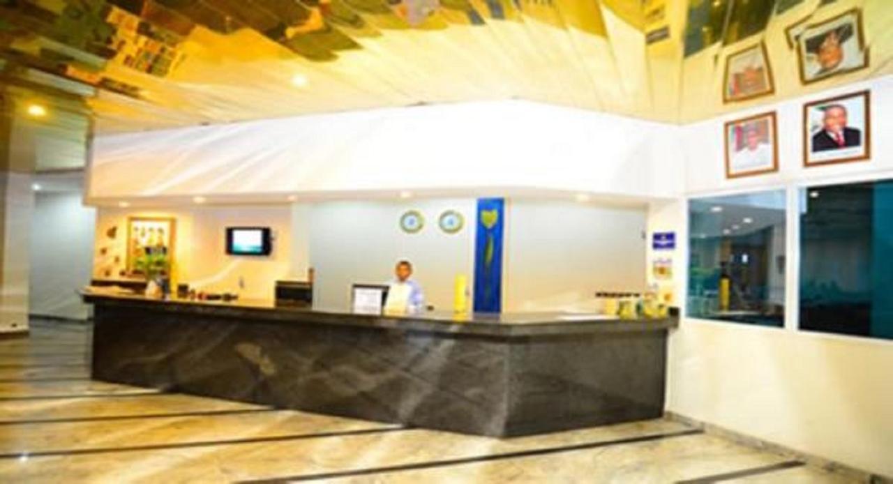 Golden Royale Hotel เอนูกู ภายนอก รูปภาพ