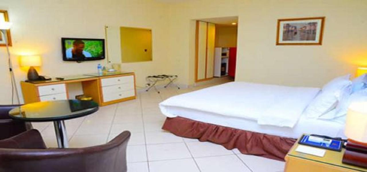 Golden Royale Hotel เอนูกู ภายนอก รูปภาพ