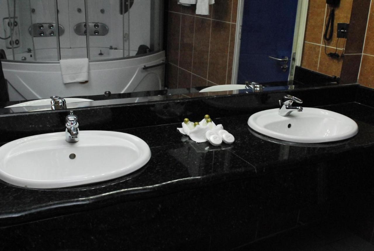 Golden Royale Hotel เอนูกู ภายนอก รูปภาพ