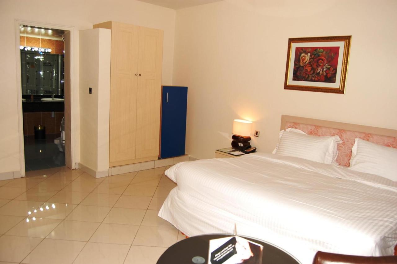 Golden Royale Hotel เอนูกู ภายนอก รูปภาพ