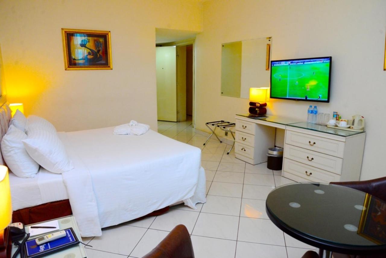Golden Royale Hotel เอนูกู ภายนอก รูปภาพ