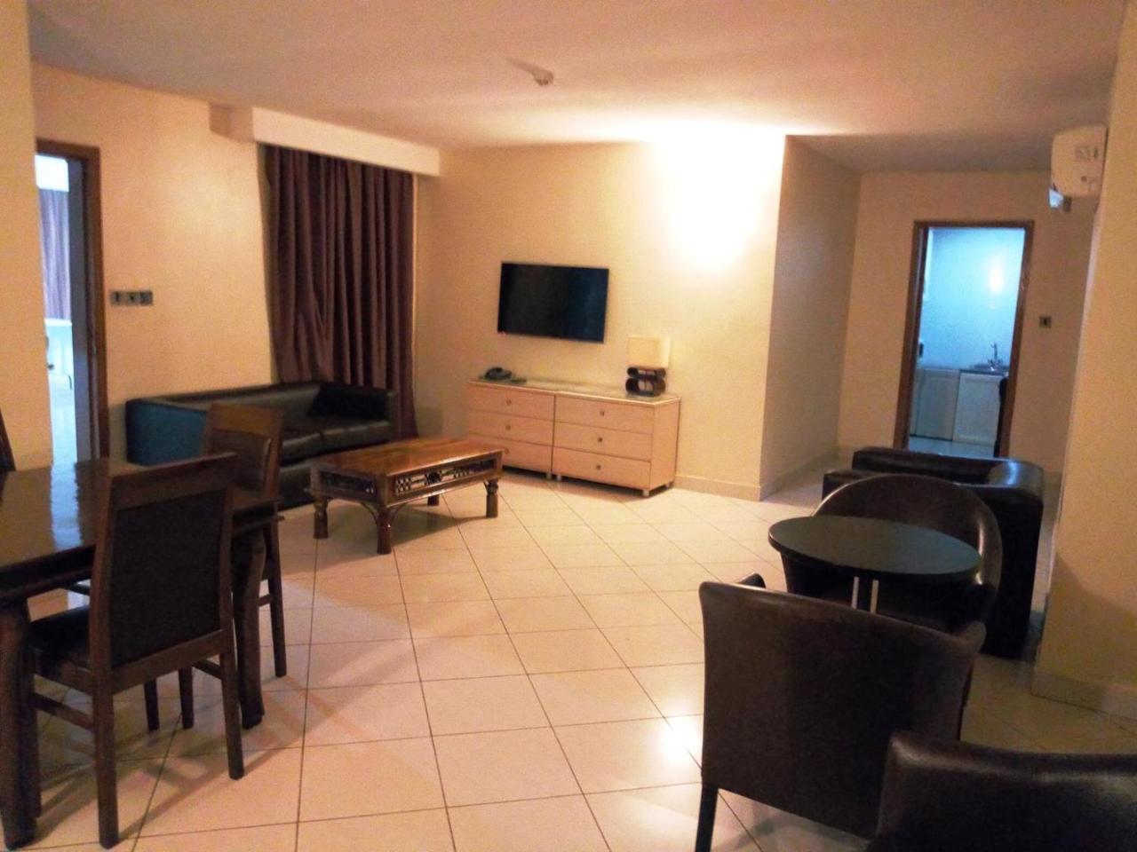 Golden Royale Hotel เอนูกู ภายนอก รูปภาพ