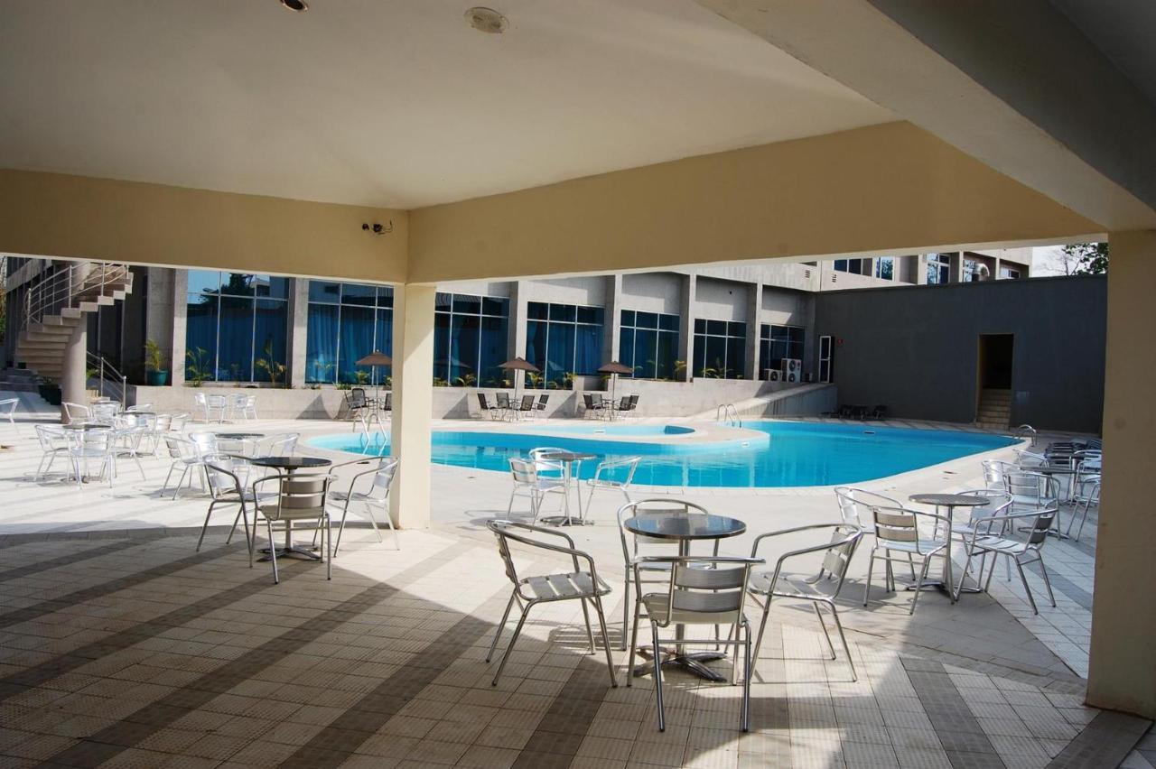 Golden Royale Hotel เอนูกู ภายนอก รูปภาพ
