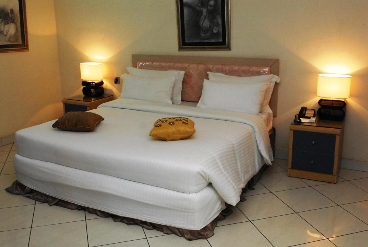 Golden Royale Hotel เอนูกู ภายนอก รูปภาพ