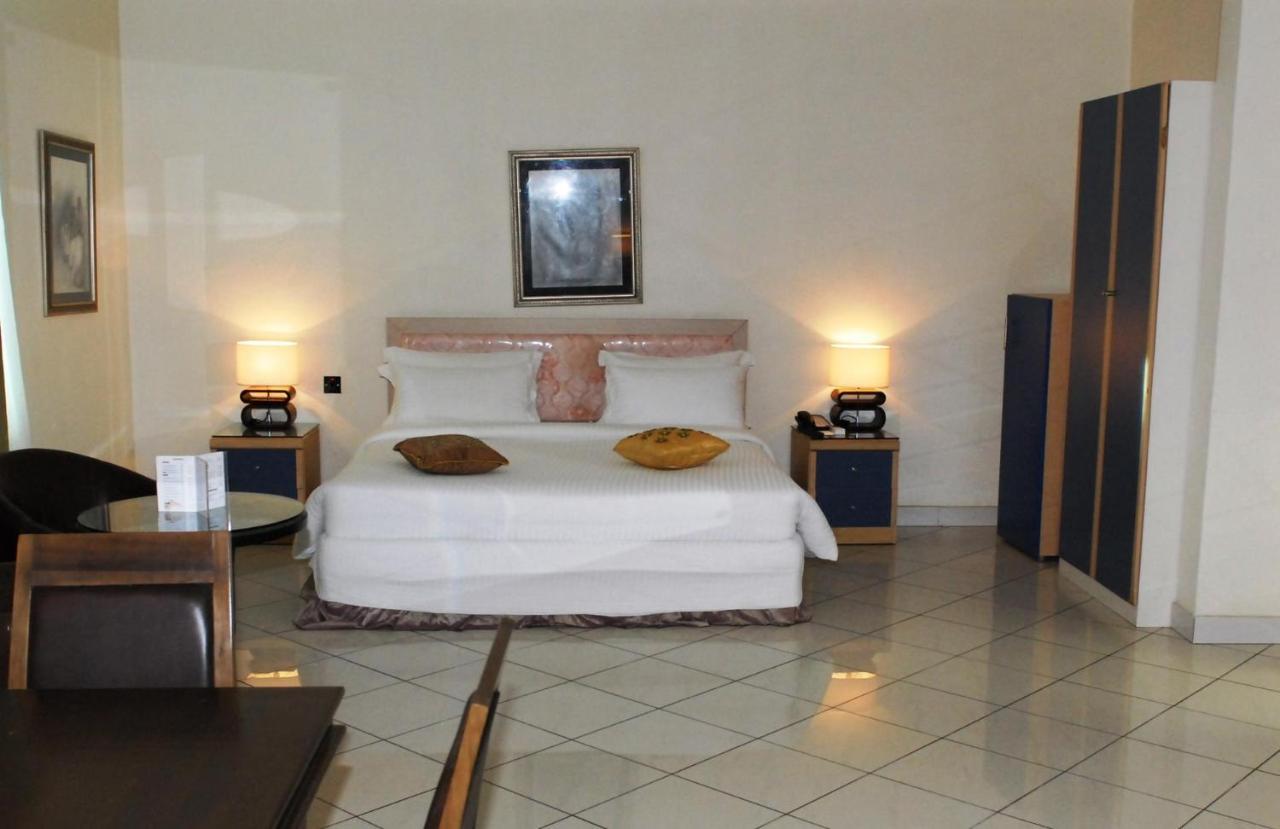 Golden Royale Hotel เอนูกู ภายนอก รูปภาพ
